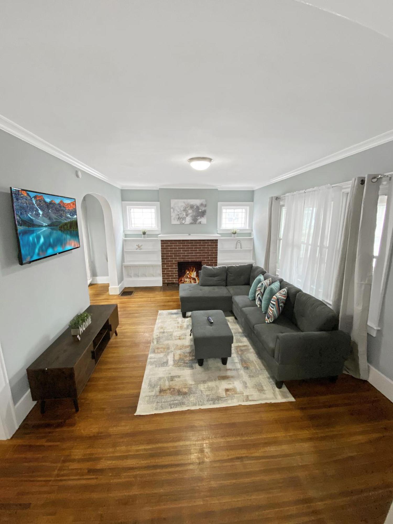 Lux 3Br, Steps From Airport, U Of R & Grocery Stores Ρότσεστερ Εξωτερικό φωτογραφία