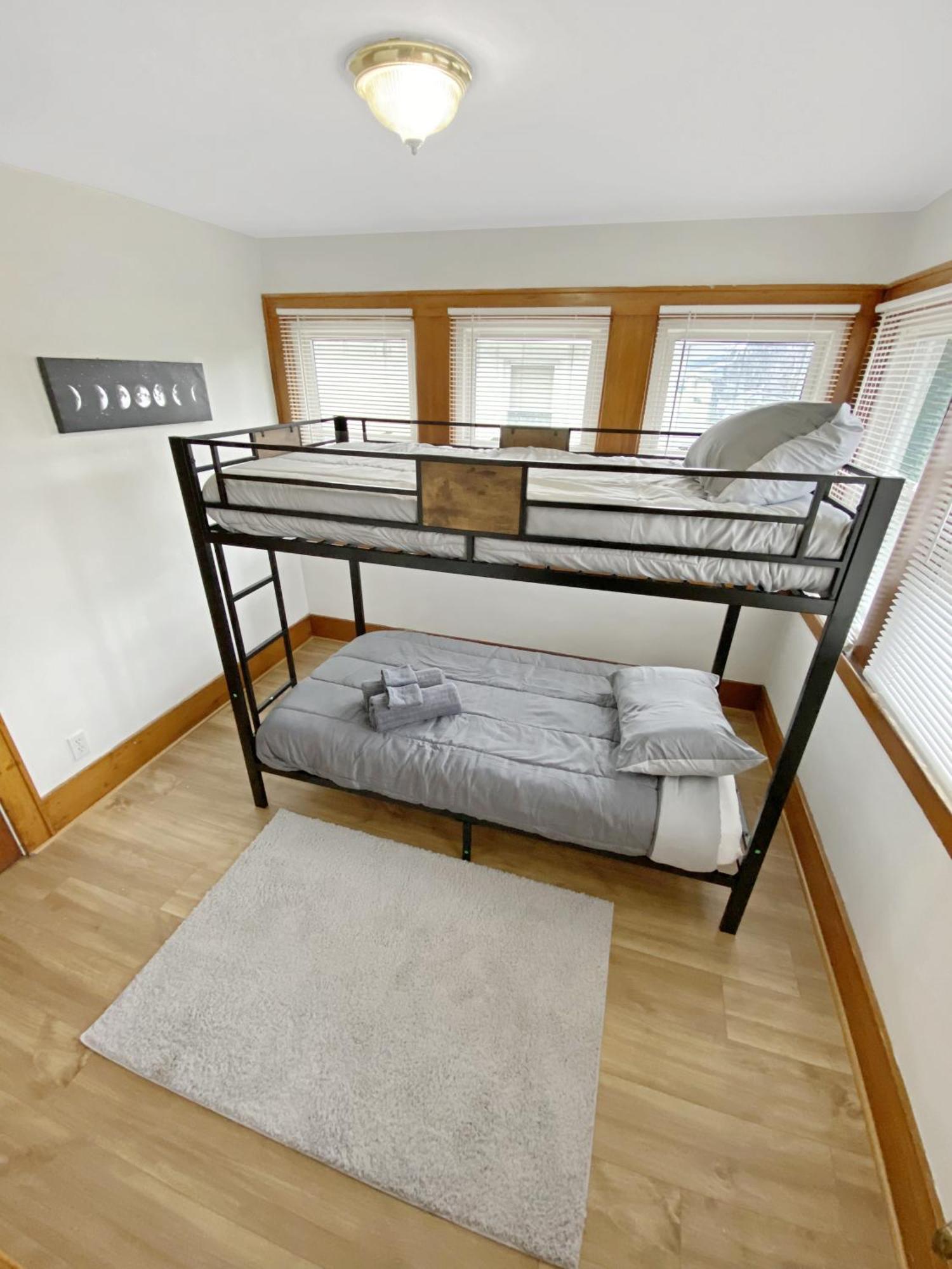 Lux 3Br, Steps From Airport, U Of R & Grocery Stores Ρότσεστερ Εξωτερικό φωτογραφία